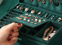 Load image into Gallery viewer, Green Stud Jewelry Organizer