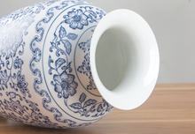 Load image into Gallery viewer, Blue and White Ginger Jar Vase