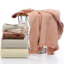 Load image into Gallery viewer, Plaid Cotton Bath Towel with Tassels