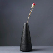 Load image into Gallery viewer, Black Ceramic Flower Arrangement Vases