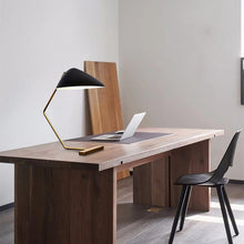 Load image into Gallery viewer, Duckbill Table Lamp