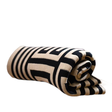 Load image into Gallery viewer, Native Maze Design Cotton Knitted Blanket